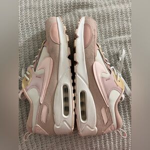Nike Womens Air Max 90 Futura Sz 12 Pink Barely Rose DM9922-104 GOOD AS NEW